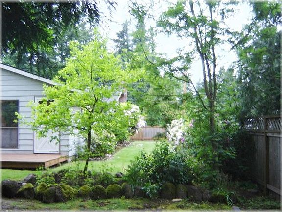 East Side Yard/Deck