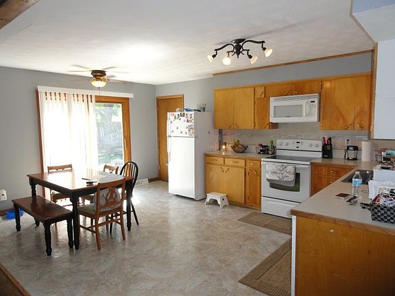 4th image of 2611 Monterey Dr