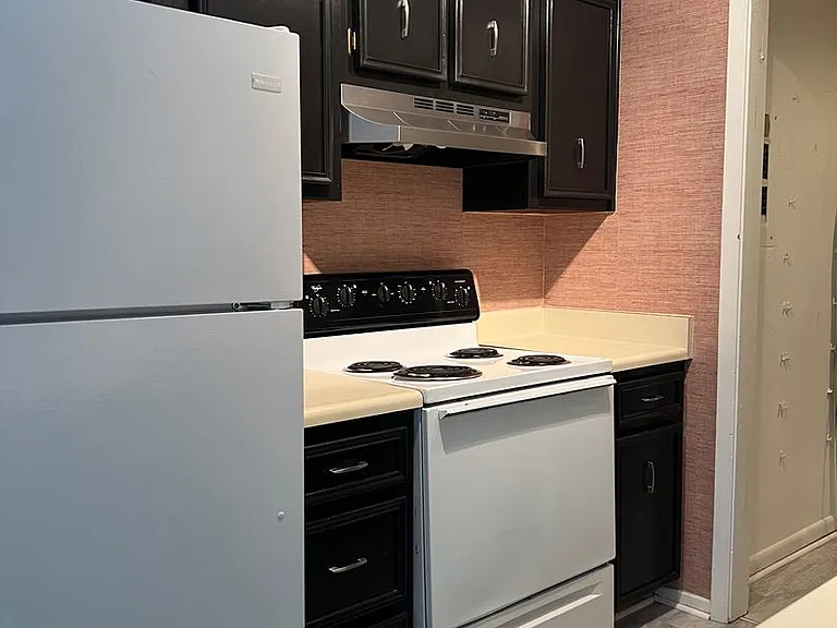 1722 Kavanaugh Blvd — Photo 7