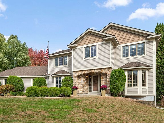 3rd image of 585 High Ridge Cir