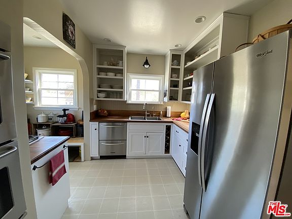 5th image of 4850 N Ventura Ave