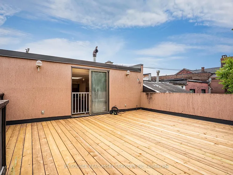 574 Saint Clair Ave W #UPPER — Photo 12