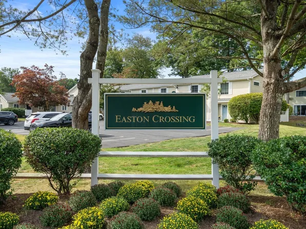 1 Janet Rd APT 8, South Easton, MA 02375