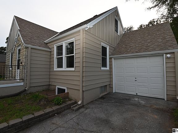 2nd image of 3450 Martin Ave