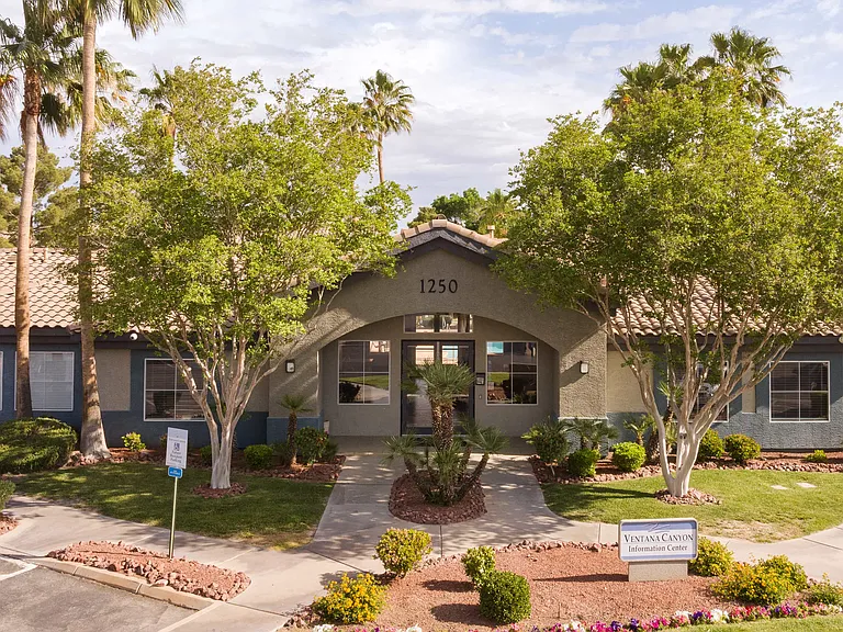 Ventana Canyon Apartments — Photo 28