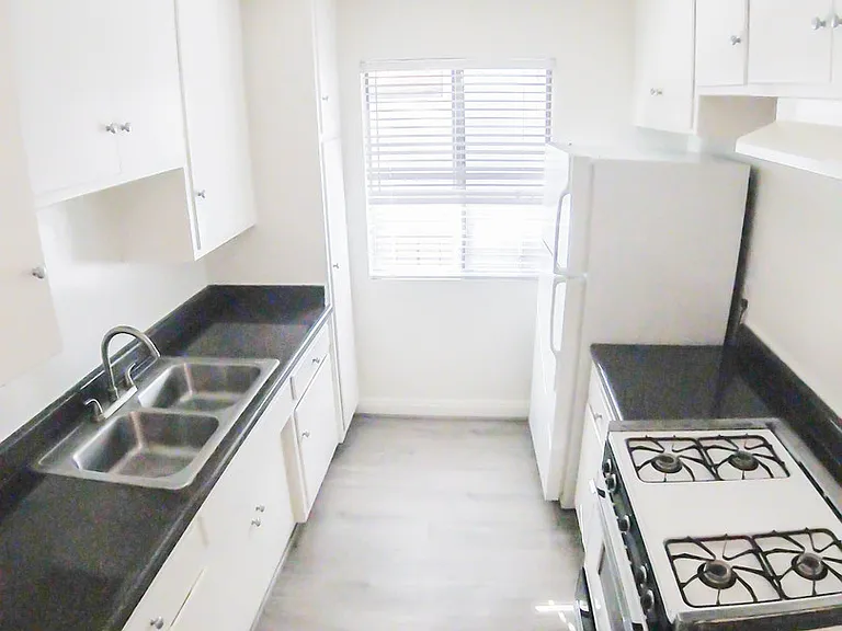 613 - Marlin Manor — Photo 9
