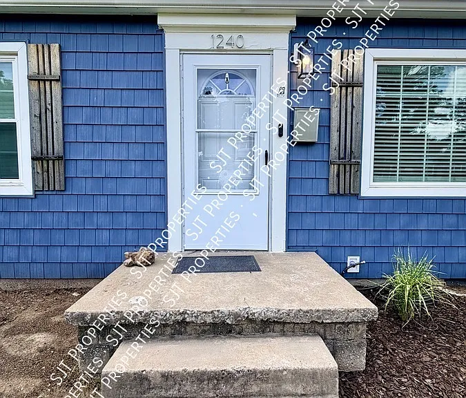 1240 S Quebec Ave — Photo 4