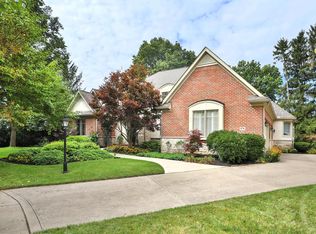 878 Cambridge Ct, Worthington, OH 43085