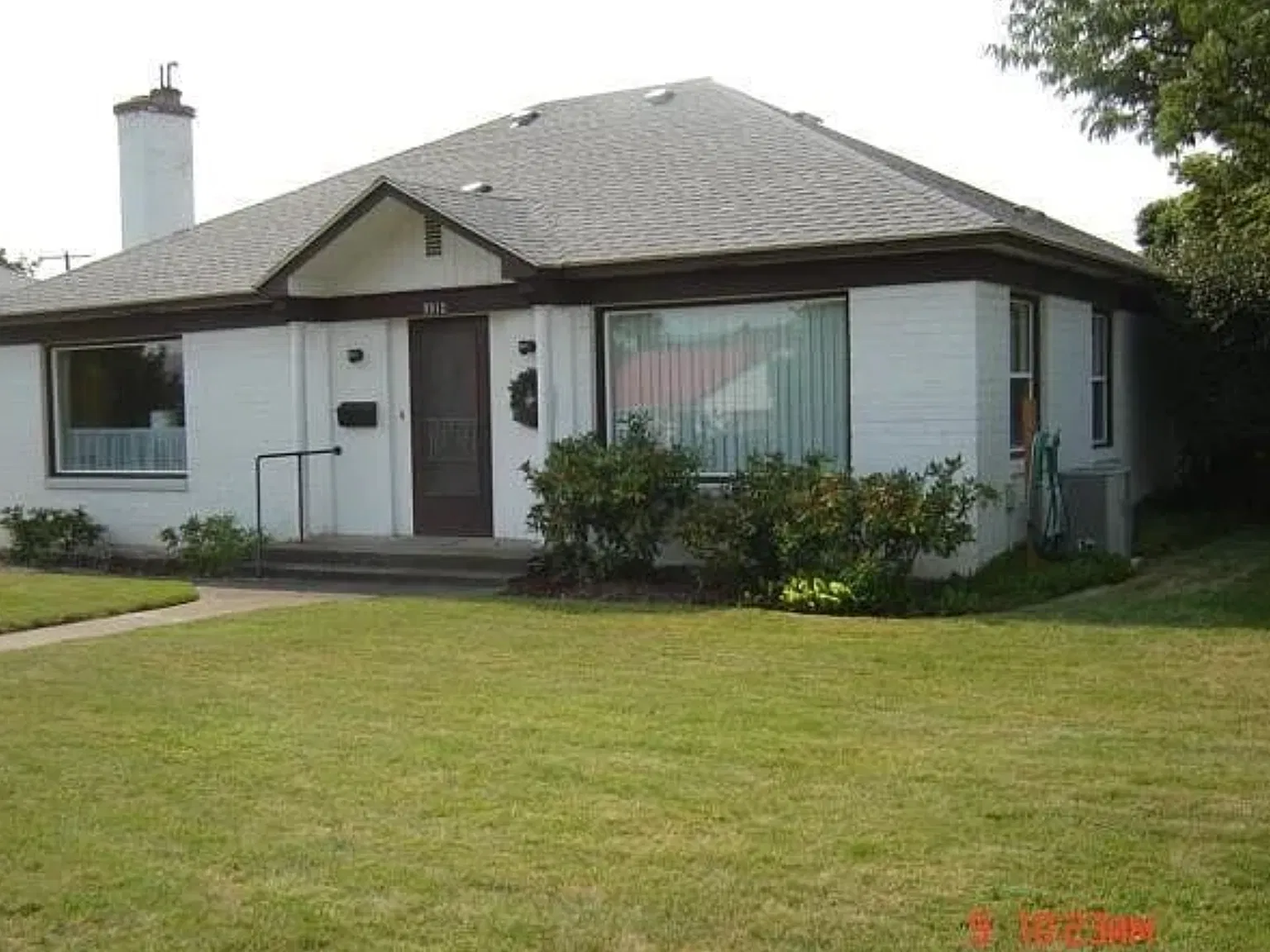 3 bed, 1.5 bath, 2000 sqft, $1,800 — Photo 2