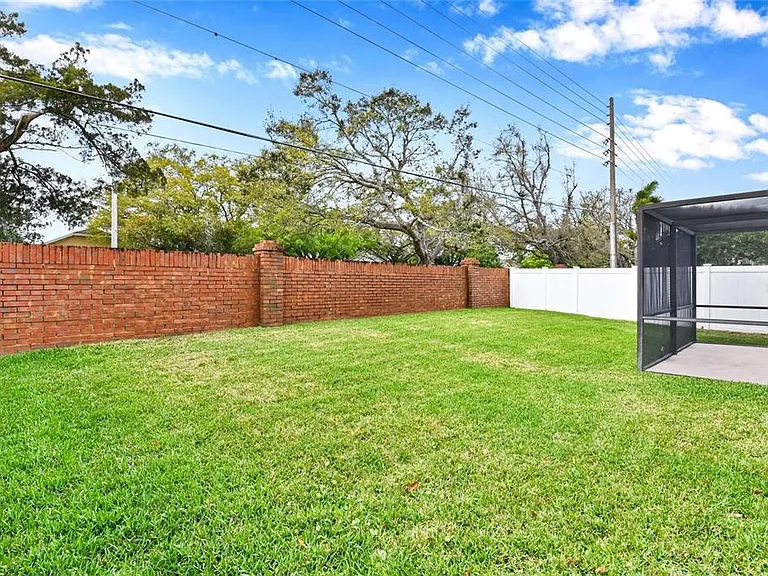 1820 Burchstone Dr — Photo 5