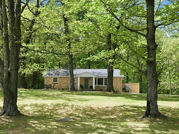 3rd image of 1566 Porter Rd