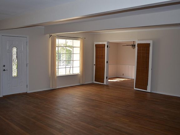 2nd image of 115 Larchmont Dr