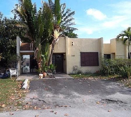1st image of 200 NW 43rd Pl