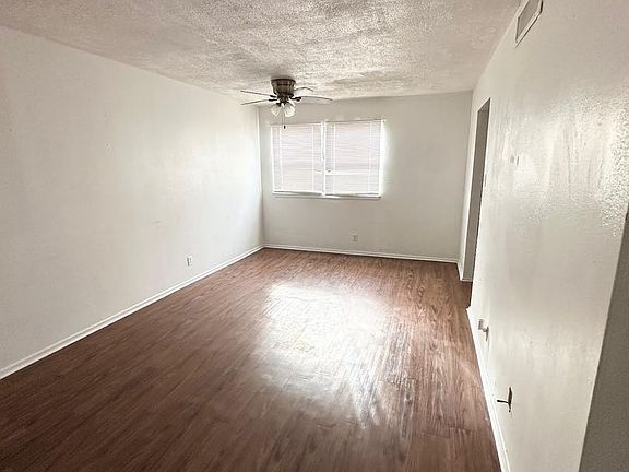 2nd image of 3522 Oakwood Dr APT 14