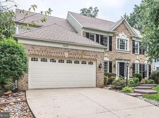 20450 Willowmere Ct, Sterling, VA 20165