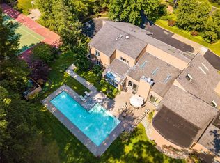 60 Coves Run, Syosset, NY 11791