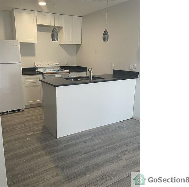 2nd image of 5645 Gaston Ave #120