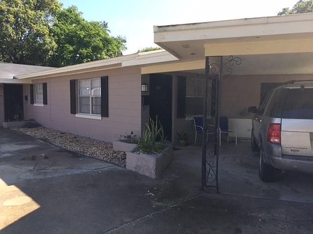 1st image of 125 E Esther St