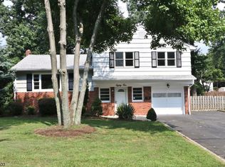 81 Shady Ln, Fanwood, NJ 07023