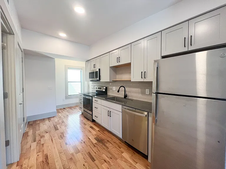 1338 Main Street — Photo 4