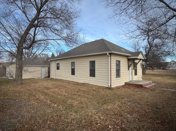 202 E Washington Ave, Cody, NE 69211