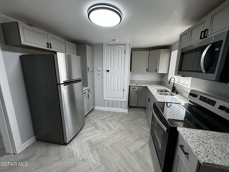 10277 N Loop Dr #B — Photo 16
