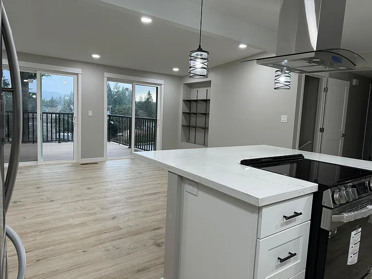 16209 Lake Hills Blvd — Photo 9