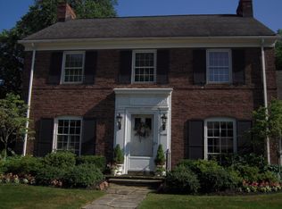 21437 Kenwood Ave, Rocky River, OH 44116