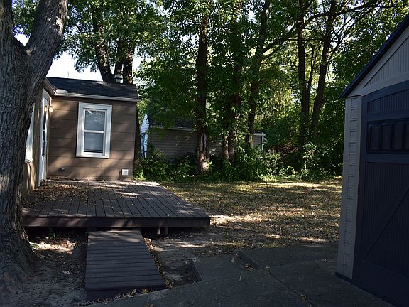 2nd image of 1303 Eaton Ave
