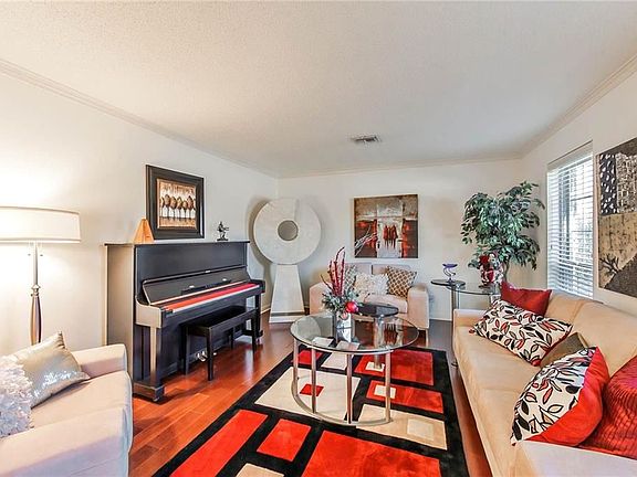 5th image of 21 Park Timbers Dr