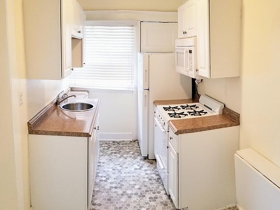 3rd image of 4619 Park Blvd #4619