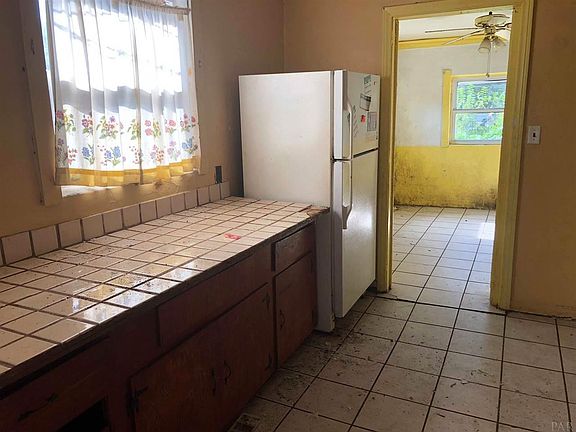 4th image of 2410 Saint Mary Ave