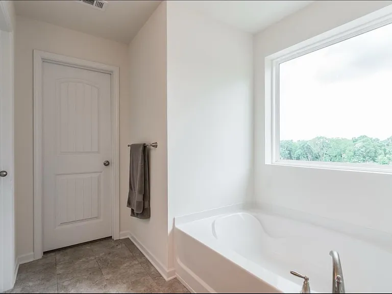 2865 Whitebirch Dr — Photo 6