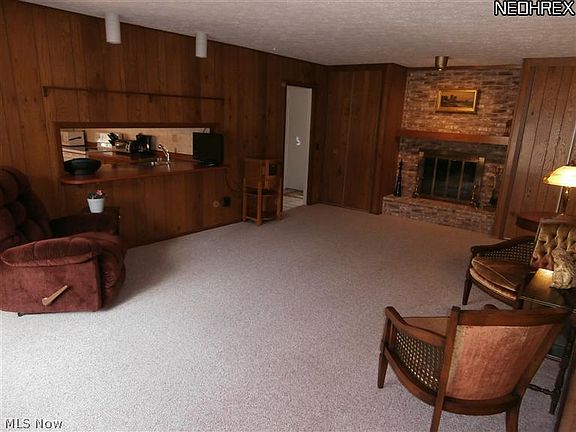 4th image of 22287 Rock Creek Cir