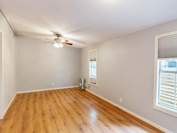 living area - opposite view