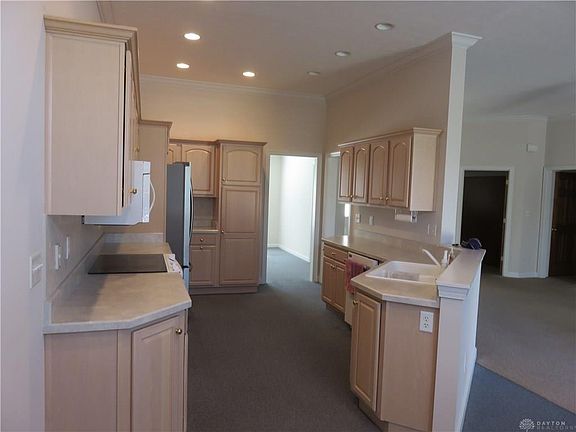 3rd image of 6816 Lorien Woods Dr