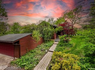 7250 Fosdick Rd, Saline, MI 48176