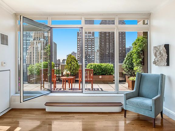 4th image of 351 E 51st St Ph 1
