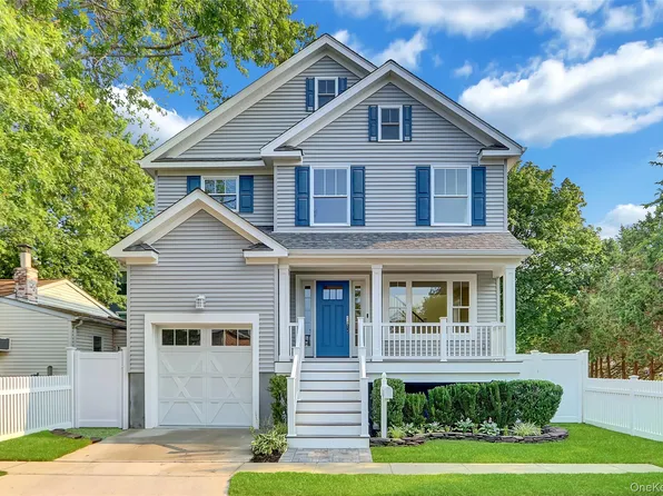 7 Bayview Street E, East Rockaway, NY 11518