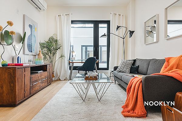 1st image of 250 Gold St #823