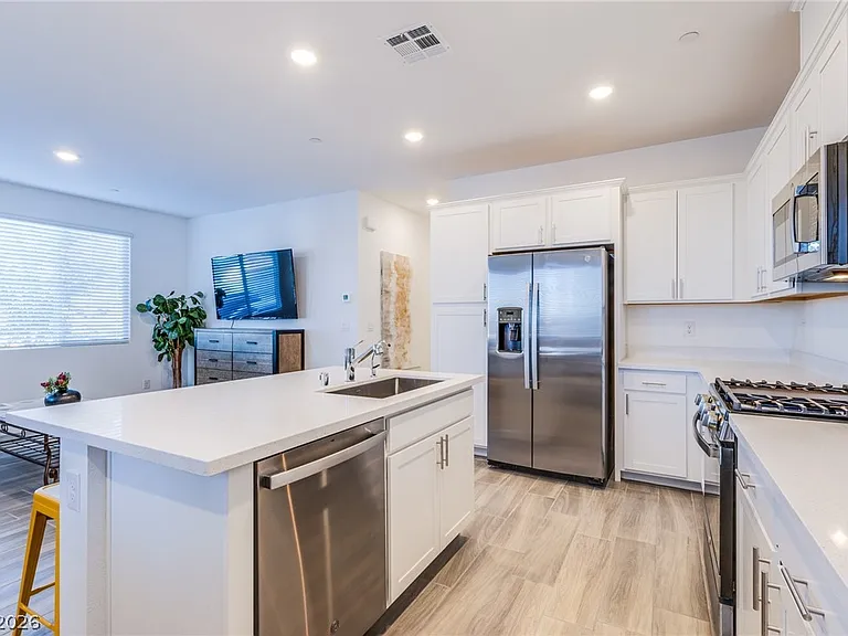 145 Aqua Commons Ln — Photo 1