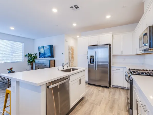 145 Aqua Commons Ln, Henderson, NV 89015