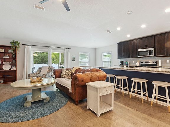 5th image of 94088 Woodbrier Cir