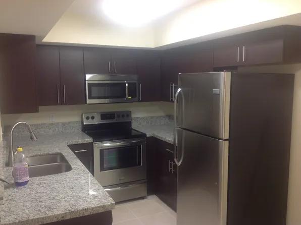 5590 NW 61st St APT 806, Coconut Creek, FL 33073