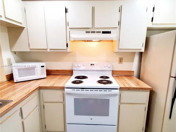 2941 N Nob Hill Rd APT 301, Sunrise, FL 33322