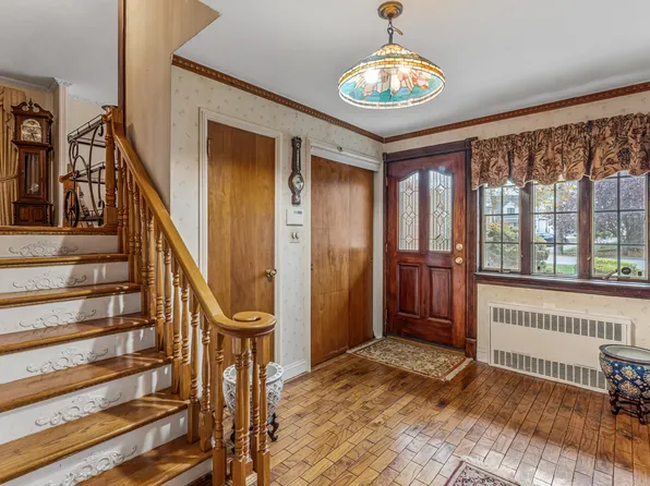 86-79 Pinto Street image 4 of 25