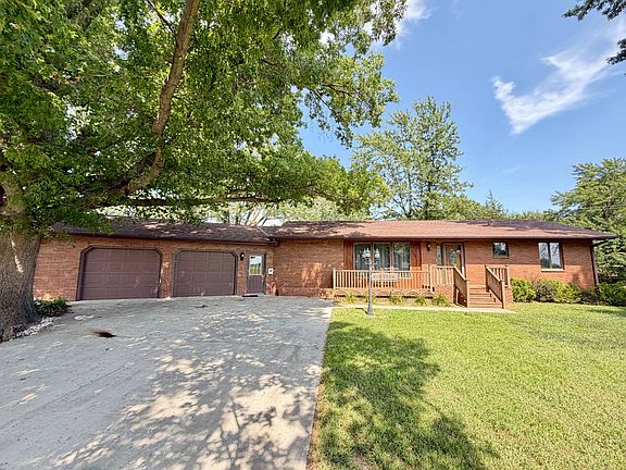4th image of 206 Willow Dr