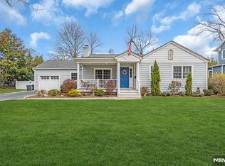 709 Albert Pl, Ridgewood, NJ 07450