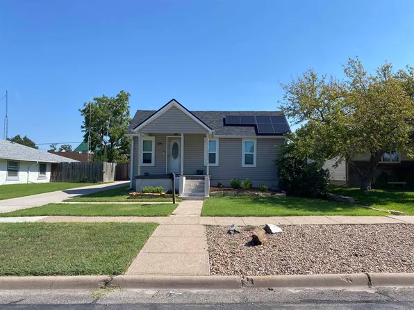 305 E 19th St, Hays, KS 67601