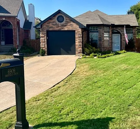 6909 Driffield Cir